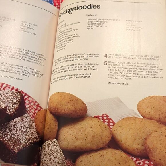 Vintage 70s Better Homes and gardens New Junior cookbook - Picture 6 of 7
